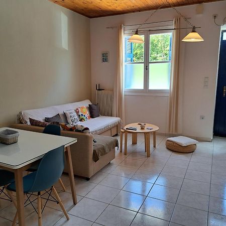 Family Stone Apartment Kyparissia Eksteriør billede