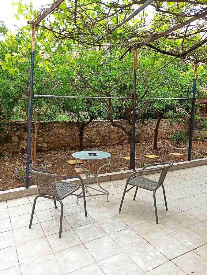 Family Stone Apartment Kyparissia Eksteriør billede