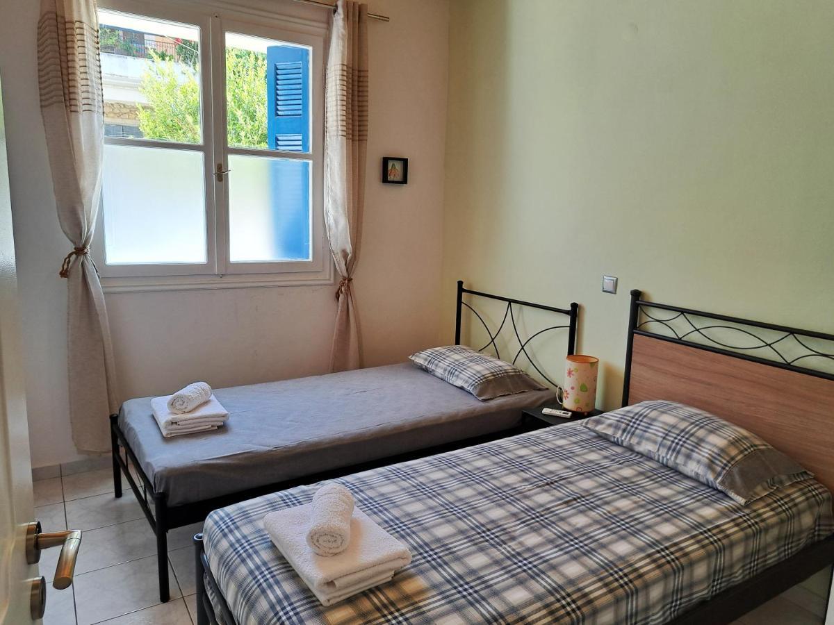 Family Stone Apartment Kyparissia Eksteriør billede