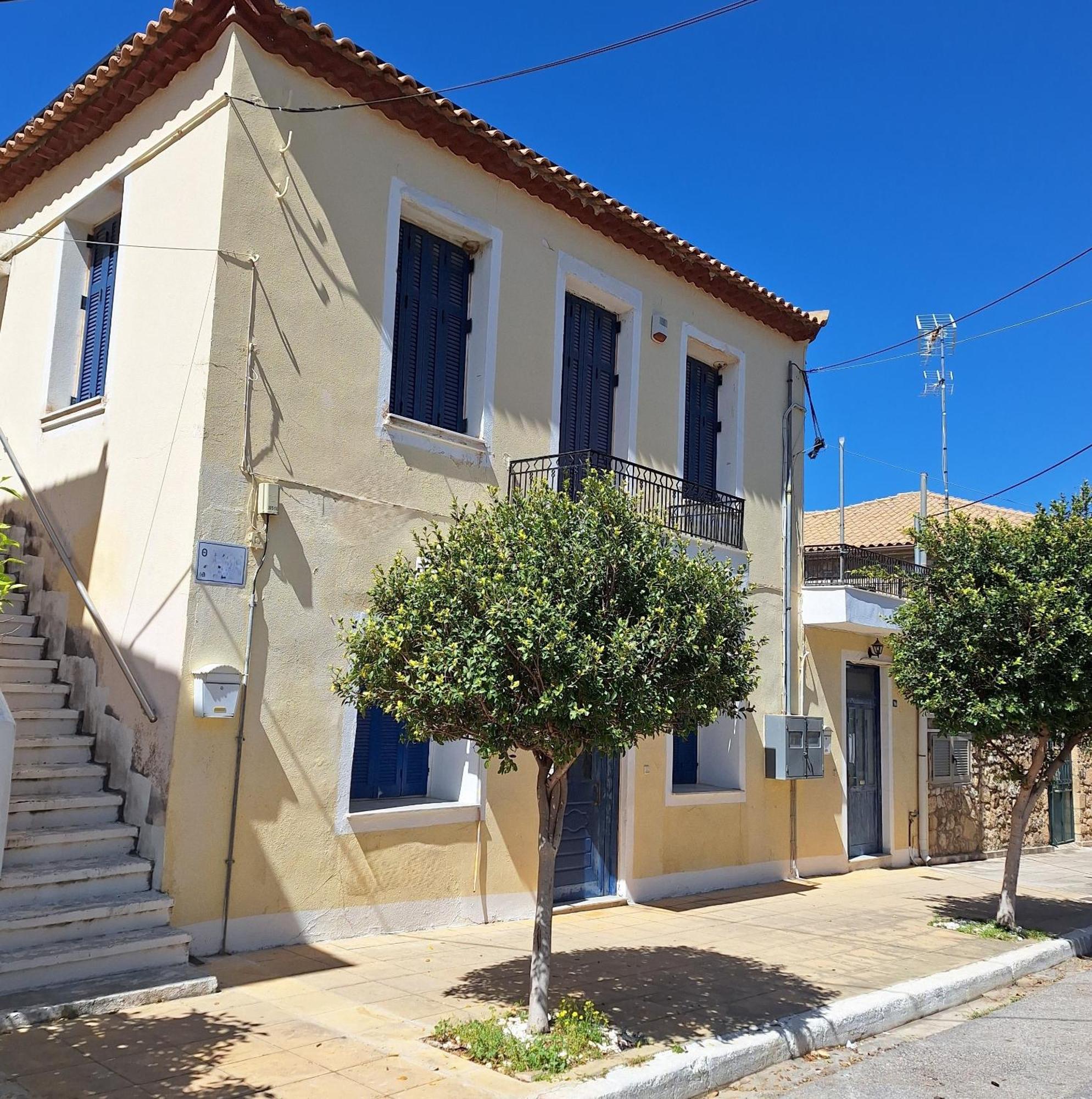 Family Stone Apartment Kyparissia Eksteriør billede