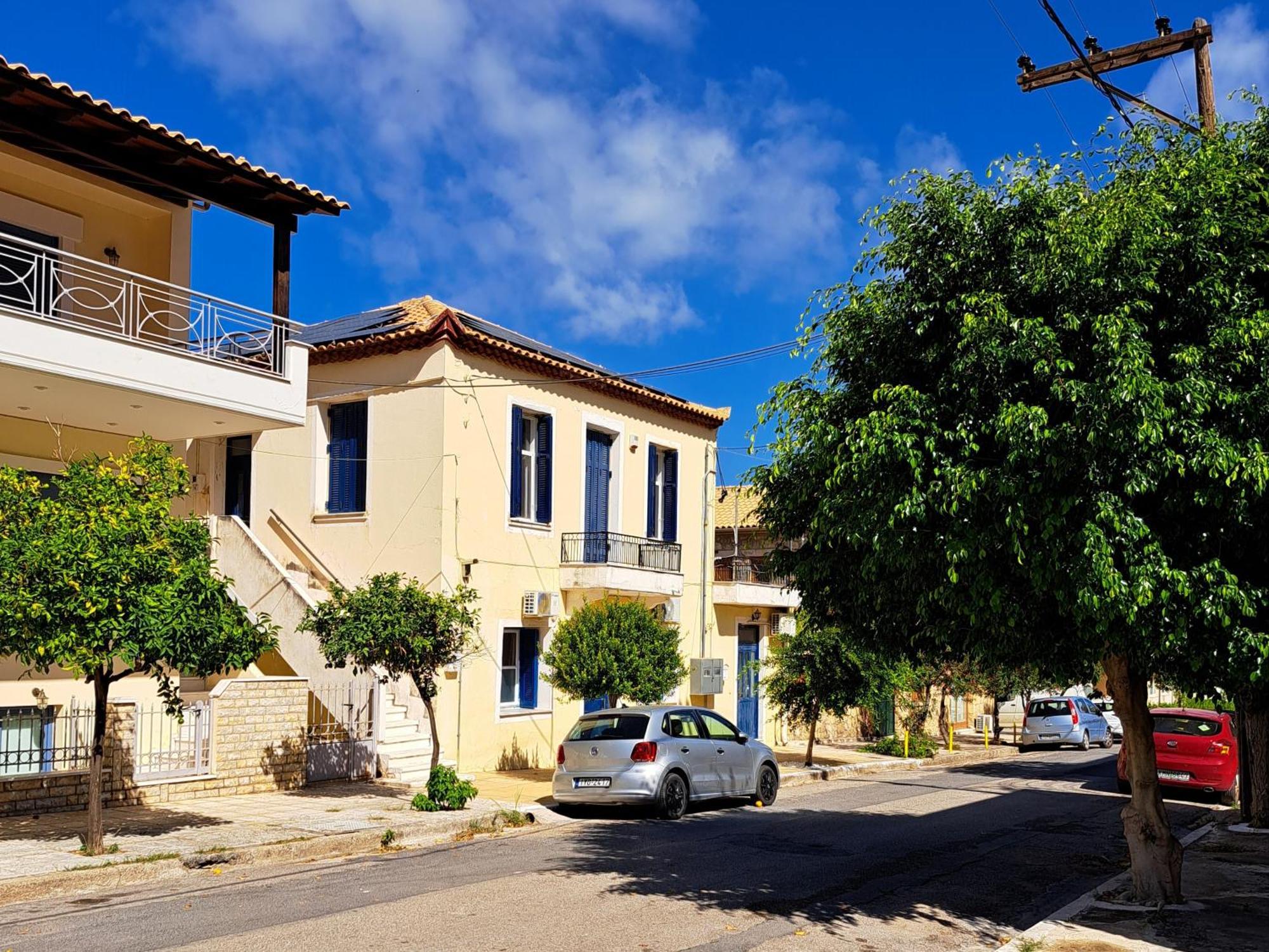 Family Stone Apartment Kyparissia Eksteriør billede