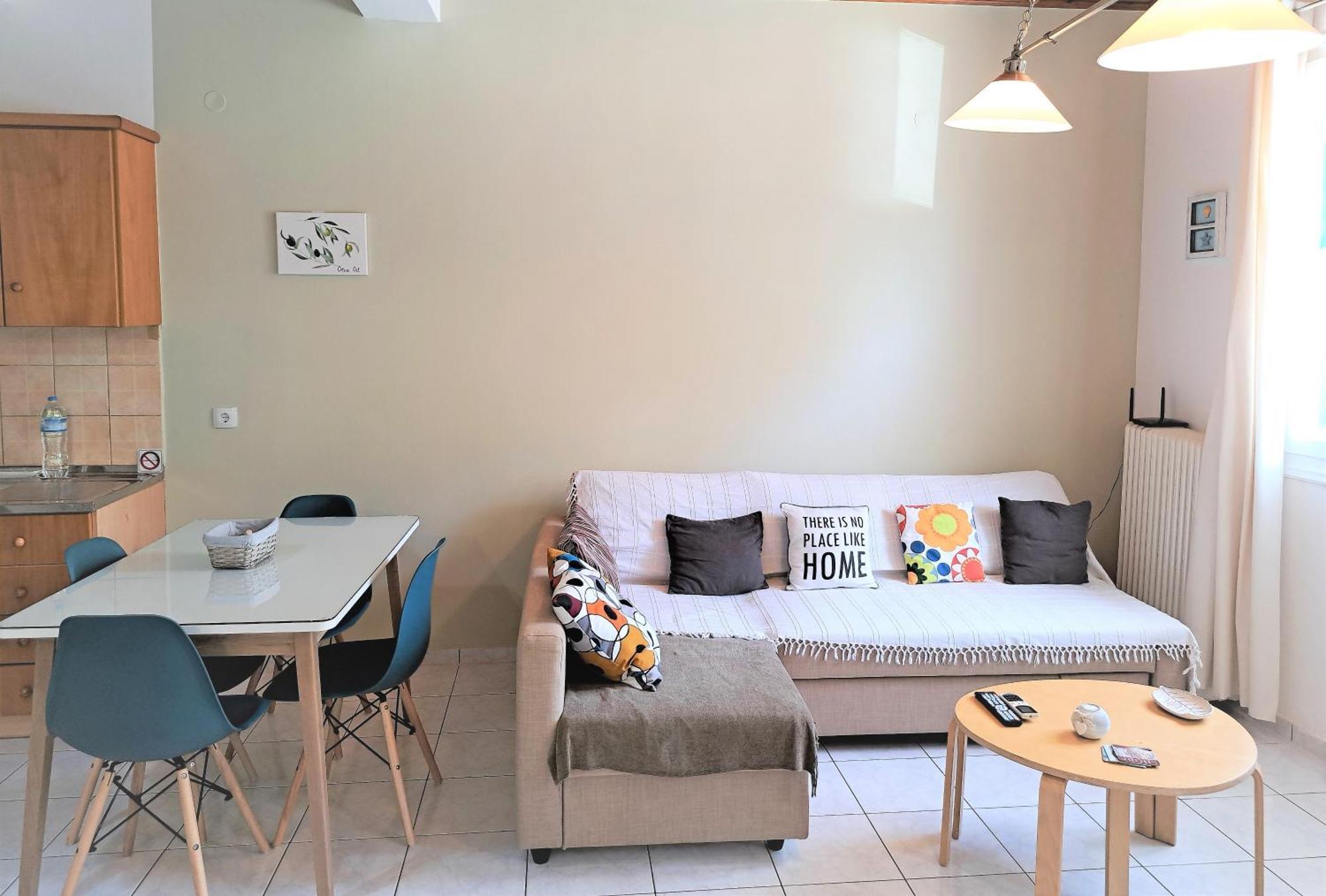 Family Stone Apartment Kyparissia Eksteriør billede